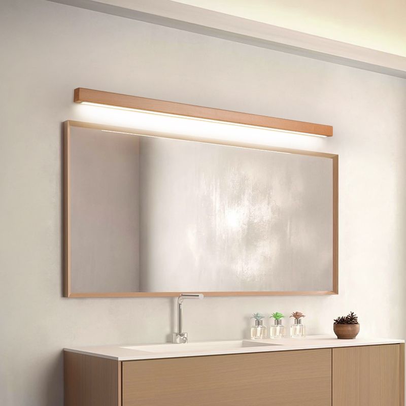 Lineare braune Wandleuchte mit Holzdekor und integrierter Lichtleiste