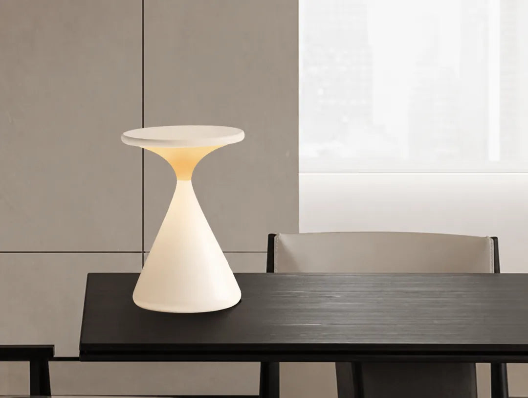 Conara - Sanduhr Tischlampe Kabellos Dimmbar - Weiß
