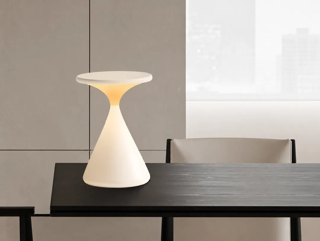 Conara - Sanduhr Tischlampe Kabellos Dimmbar - Weiß