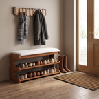 Wandgarderobe aus Holz mit mehreren Klapphaken in hellen und dunklen Holztönen