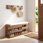 Wandgarderobe aus Holz mit mehreren Klapphaken in hellen und dunklen Holztönen