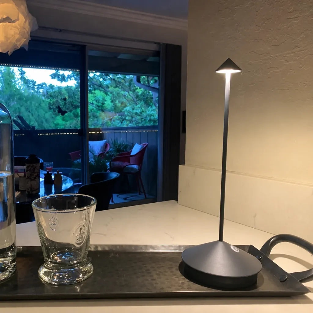 Filaré - Schlanke Kabellose Dimmbare LED Tischlampe - Schwarz