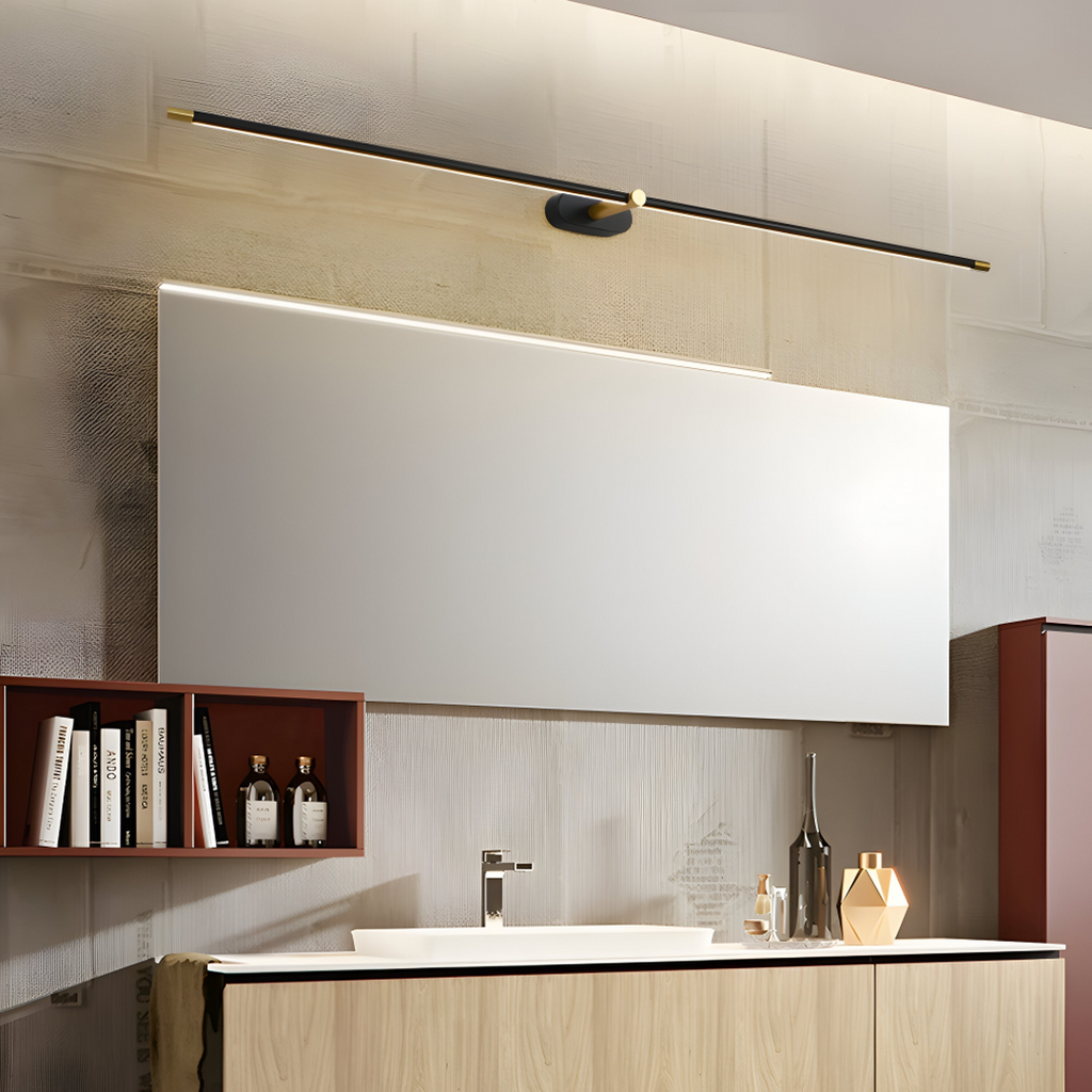 Schmale LED-Wandleuchte mit langer Lichtleiste und zentraler Wandhalterung